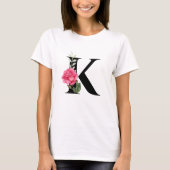 Anfangsbuchstabe K in Schwarz mit rosa Rose T-Shirt (Vorderseite)