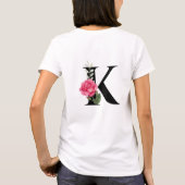 Anfangsbuchstabe K in Schwarz mit rosa Rose T-Shirt (Rückseite)