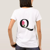 Anfangsbuchstabe Q in Schwarz mit rosa Rose T-Shirt (Rückseite)