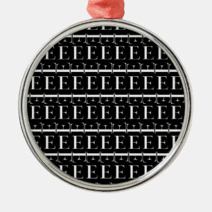 Anfangsbuchstaben E Silbernes Ornament