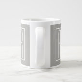 Anfangsbuchstaben Monogramm | Weiß auf Hellgrau Jumbo-Tasse (Rückseite)