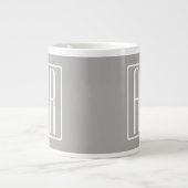 Anfangsbuchstaben Monogramm | Weiß auf Hellgrau Jumbo-Tasse (Vorderseite)