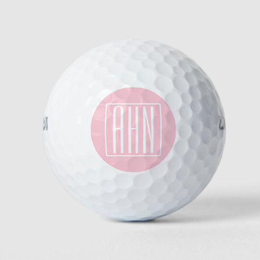 Anfangsbuchstaben Monogramm | Weiß auf Hellrosa Golfball (Vorderseite)