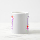 Anfangsname für Lila Herzklopfen in Monogramm Kaffeetasse (Mittel)
