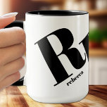 Anfangsname Monogramm Tasse<br><div class="desc">Auf dieser einzigartigen Kaffeemaschine ist Ihr Monogramm in großen,  schicken Schriftzeichen mit Ihrem Vornamen unterlegt - ideal für sich selbst oder als Geschenk. *TIPP: Möglicherweise müssen Sie die Werkzeuge Bearbeiten verwenden,  um die Platzierung Ihres Initials anzupassen.</div>