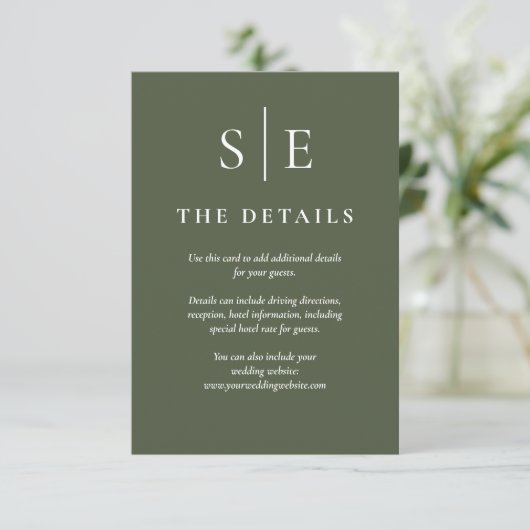 Angaben zur Hochzeit von Olive Green Monogram Begleitkarte (Stehend Vorderseite)