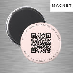 Angaben zur Hochzeitsseite QR-Code uAwg Gold Magnet<br><div class="desc">Fügen Sie Ihre URL für Ihre Hochzeitswebsite hinzu. Für Informationen,  Details,  Online-uAwg. Eine Rose mit Gold,  schwarzem Hintergrund und schwarzem Text.</div>