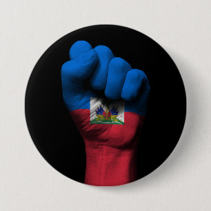Angehobene geballte Faust mit haitianischer Flagge Button