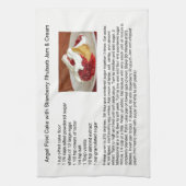 Angel Food Cake mit Strawberry Rhubarb Handtuch (Vertikal)