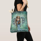 Angel Holding Fawn Illustriert Art Tasche (Von Nahem)