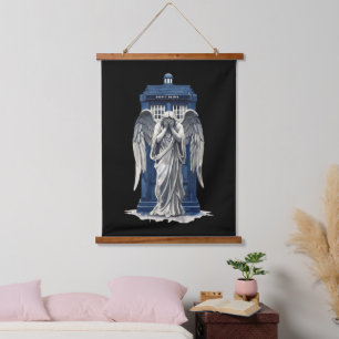 Angel mit Blue Police Box 1 Wandteppich Mit Holzrahmen