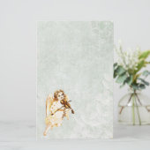 Angel Violine auf Vintagem Papier Hintergrund (Stehend Vorderseite)