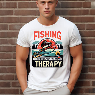 Angeln ist günstiger als Therapie  T-Shirt