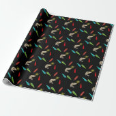Angeln Köder Mit Fisch Auf Schwarz Geschenkpapier (Ungerollt)