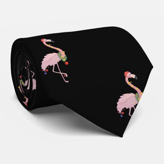 Angenehmes rosa Flamingo mit Weihnachtsmannmütze, Krawatte (Gerollt)