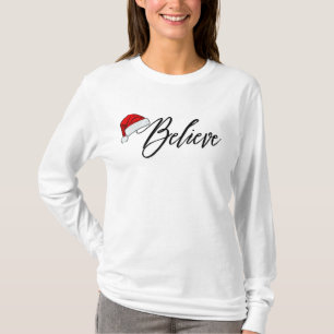 Angepasste Frauen glauben frohe Weihnachten T-Shirt