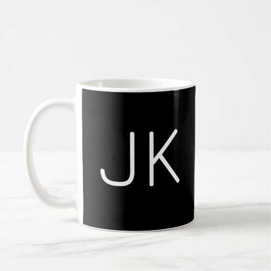 Angepasste minimalistische Initialnamen Kaffeetasse (Links)