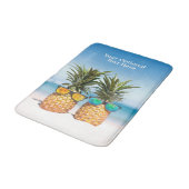 Angepasste Text-Beach-Ananas Badematte (Schrägansicht)