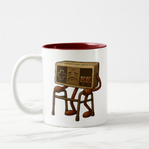 Angepasster lustiger alter Gamer - Retro-Videospie Zweifarbige Tasse