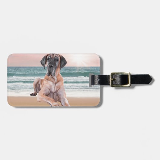 Angepasster Niedlicher Großer Dan Hund sitzend am Gepäckanhänger (Vorderseite horizontal)