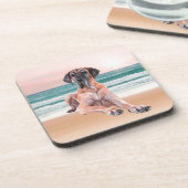 Angepasster Niedlicher Großer Dan Hund sitzend am  Getränkeuntersetzer (Linke Seite)