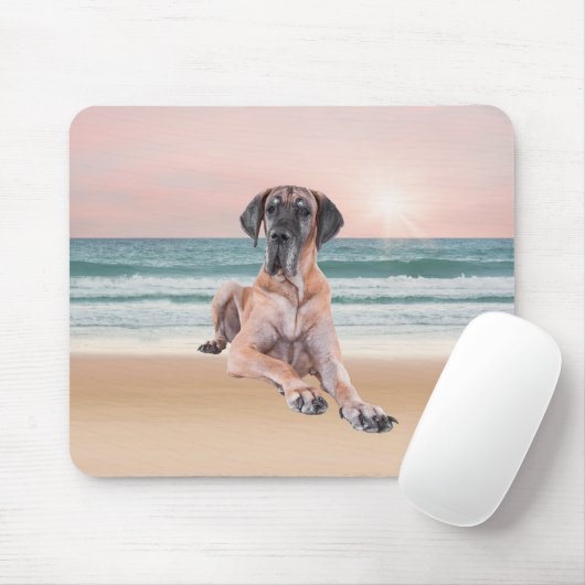 Angepasster Niedlicher Großer Dan Hund sitzend am  Mousepad (Mit Mouse)
