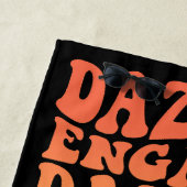 Angepasster Verlobter Retro-Farbtext Strandtuch (Beispiel)