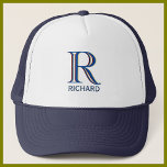 Angepasstes Monogramm mit drei Ebenen mit Vorname Truckerkappe<br><div class="desc">EINZIGARTIGE LAYERING DES MONOGRAMM - schauen Sie genau hin und Sie werden drei Farben sehen, die ihm das Gefühl der Tiefe geben. Personalisiert zusätzlich mit dem Vornamen. Spezielle Idee für ein Geschenk oder Sie können einfach nur für sich selbst genießen! Wenn Sie Fragen zum Design oder eine spezielle Anfrage haben,...</div>