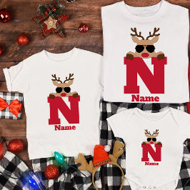 Angepasstes Weihnachtsmonogramm mit dem Namen Cool T-Shirt