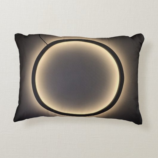 Angerautes Polyester Dekokissen (Rückseite)