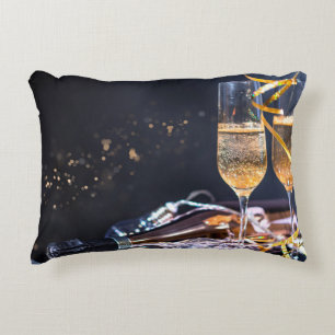 Angerautes Polyester Dekokissen