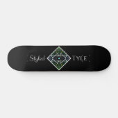 Angeredetes Tyle Logo Skateboard (Horizontal)