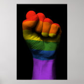 Angereicherte Faust mit Gay Pride-Regenbogenflagge Poster (Vorne)