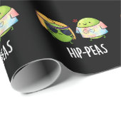 Angesagt-Erbsen Funny Hippie Peas Pun Dark BG Geschenkpapier (Rolleneckpunkt)