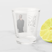 Angesagte angesagte Foto-Abschlussfeier  Schnapsglas (Rückseite)