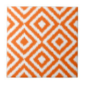 Angesagtes Orange Ikat Diamond Squares Mosaikmuste Fliese (Vorderseite)