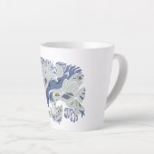 Angeschnürte Vögel Anpassbarer Text blau/grau TWAr Milchtasse (Rechte Ecke)