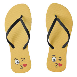Angesicht, die einen Kuss werfen Badesandalen