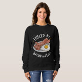 Angespornt durch Bacon und Eier, gefrorenes Ei und Sweatshirt (Vorne ganz)