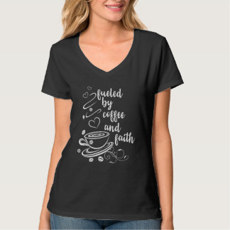 angespornt von Kaffee und Glauben Christian T-Shirt