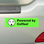 Angetrieben durch Kaffee - Autoaufkleber (Auf Auto)