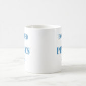 Angetrieben durch Physik Kaffeetasse (Mittel)