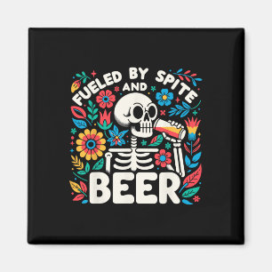 Angetrieben von Bosheit und Bier Halloween Skelett Magnet