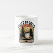 Angetrieben von Coffee Retro Camp  Kaffeetasse (Mittel)