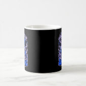 Angetrieben von Dark Roast Wizard Coffee Fantasy Kaffeetasse (Mittel)