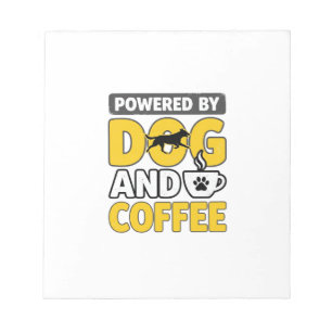 Angetrieben von Hund und Kaffee Vintage-Shirt-Desi Notizblock