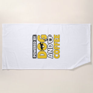 Angetrieben von Hund und Kaffee Vintage-Shirt-Desi Strandtuch