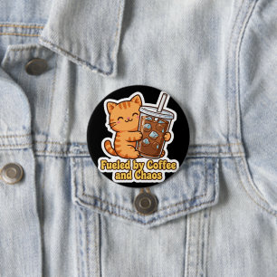 Angetrieben von Kaffee und Chaos Süße Orange Katze Button