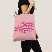 Angetrieben von Romantikbüchern und Pfefferminztee Tasche (Von Nahem)