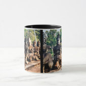 Angkor Thom Götterstatuen  Tasse (Zentrum)